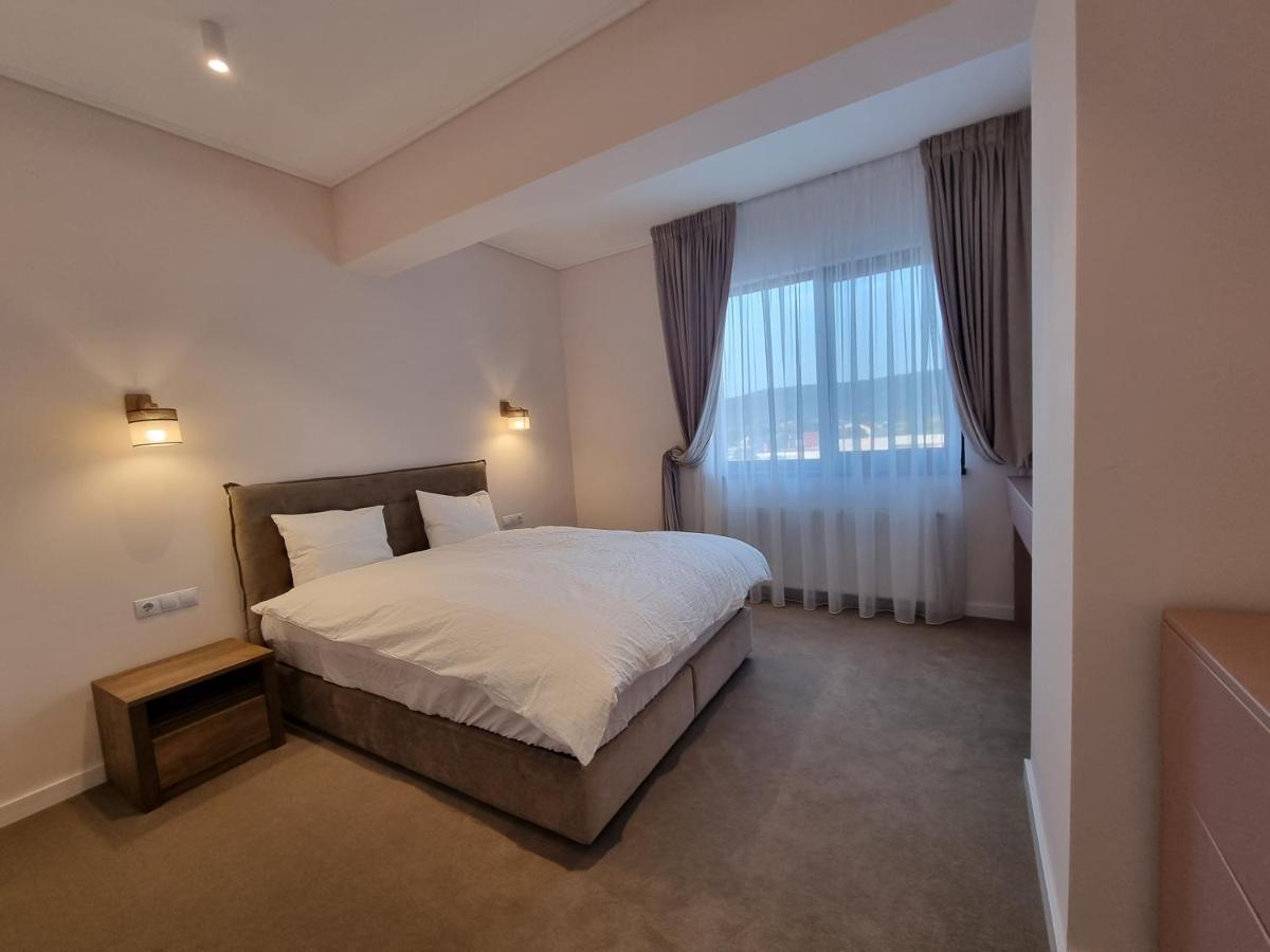 Apartament In Complex Rezidential รึมนิคูวัลเจีย ภายนอก รูปภาพ